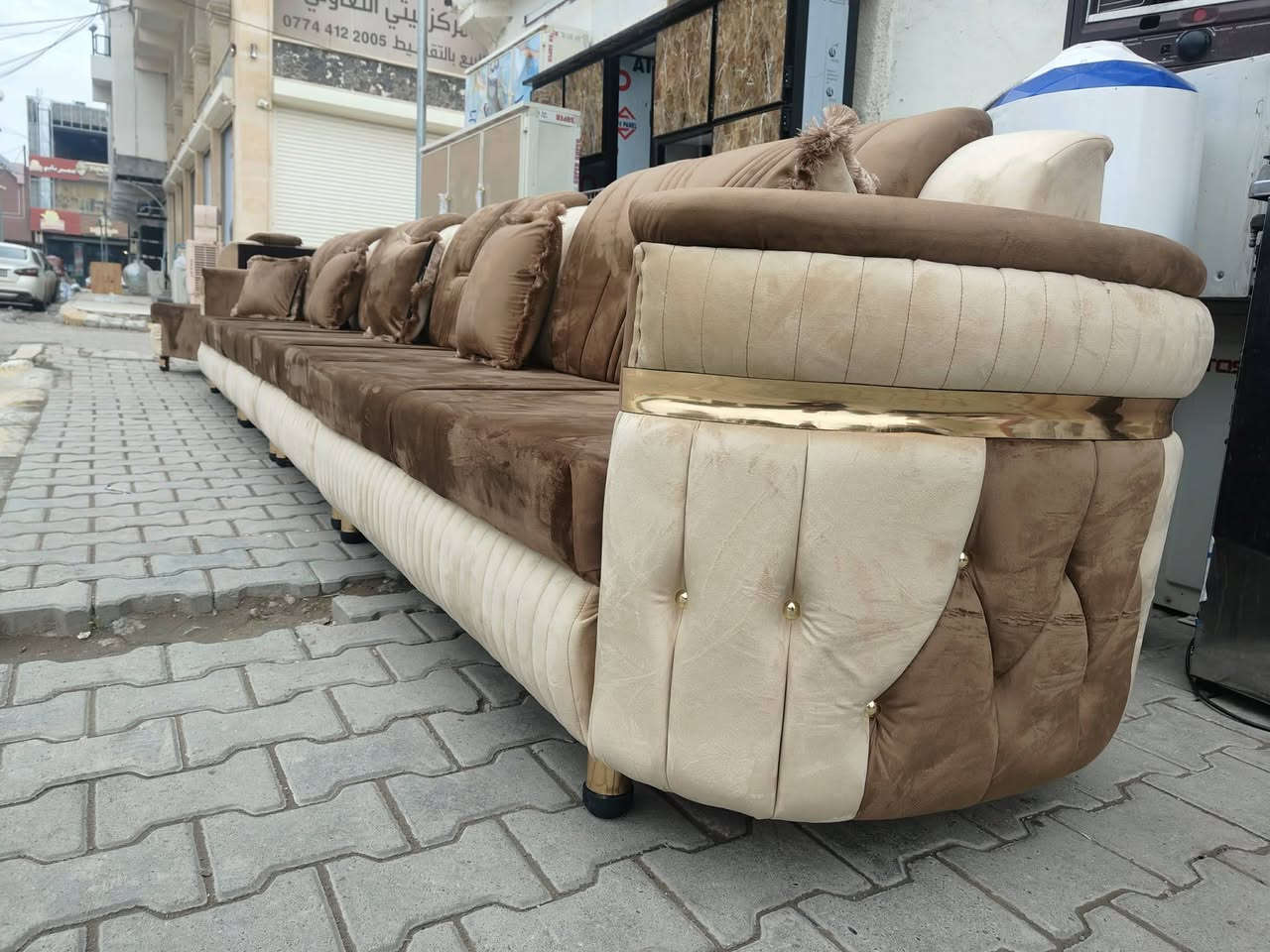 معرض زياد الأثاث المنزلي 🫴
ديوان فصال شغل الموصل حطاطه شغل ثقيل 
الخشب كدام العين رجل خشب ثقيل 
قماش تركي مبطن 
السفنج هاي اكسترا
مع وصل ضمان الجودة 10 سنوات 
هذا شغل الموصل الحقيقي مو مال كركوك 🤏
العنوان تكريت شارع الزهور خلف افران الكرخ وقاسم مول معرض زياد الأثاث المنزلي 🫴 
***********
