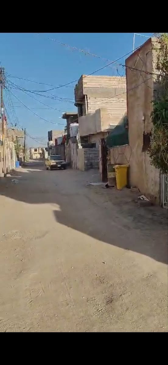 بسعر رخيص
الى الراغبين بشراء،منازل لخدمه الزوار،او الزيارات 
هذا البيت يفيدكم بموقع قريب من االشارع ومميز ومنطقه هادئه جدا مع جيران زينين كلش
التفاصيل:
♦★بيت ١٠٠م واجهه 6  نزال17 يباع مع الاثاث او بدونه
 ☆طابو زراعي سند ٢٥ 
‘يحتوي على مدخلين مدخل للاستقبال ومدخل للمطبخ
* الاستقبال مساحته4×5
●
- وصاله 
- ومطبخ 
- وغرفة نوم كبير3×6 
- وصحيات داخليه وخارجيه 
♦- بناء كونكريت مسلح الابواب خشب تزكام والارضيه بورسلين اسباني
بناء جناي مو سوگي باني ع ايدي ومامبيوع لاي شخص 
📍* يبعد عن  الشارع العام مال مدينه الزائرين 150متر فقط 
انتبه الشارع العام مو شارع الفرعي عن الشارع العام150متر
📍(طريق الحلة سيد سماعيل ) 
*♦عمود 143 
 تحويل مباشر من المالك
♦*كربلاء قرب مدينة زائرين يبعد عن الامام الحسين5دق بسياره  يصلح للسكن او حسينيه للزائرين
📌 السعر 55وبي مجال♦
[[وتساب***********]]
______________________
[[اتصل. ***********]]
