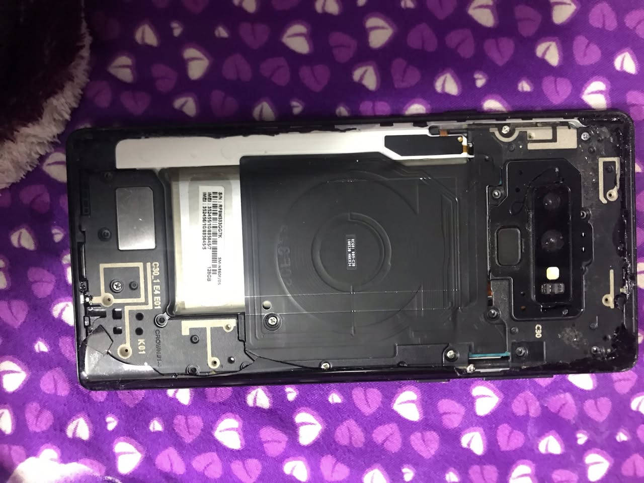 جهاز نوت 9 ذاكره 512 جهاز بي بس الكامره لاماميه واكفه ولضهر شوفت عينك بكاني حي اور سعر 75 رقم***********
