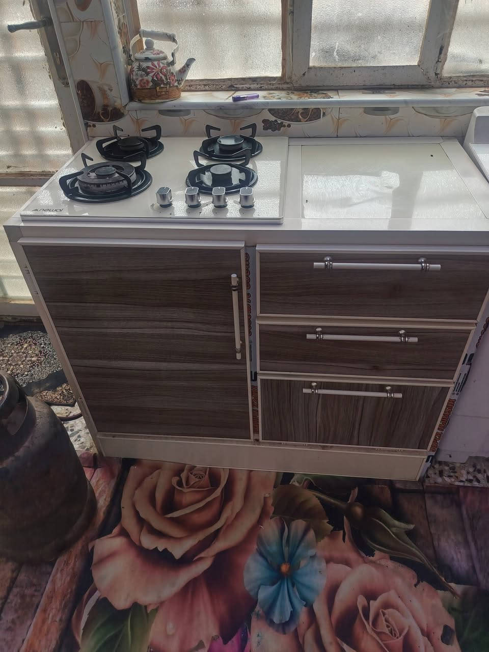 سلام عليكم
كاونتر مع ملحق للبيع بسعر ١٧٥ وبي مجال

وكاونتر مع طباخ منضدي للبيع بسعر ٢٠٠ 

للاستفسار ***********
