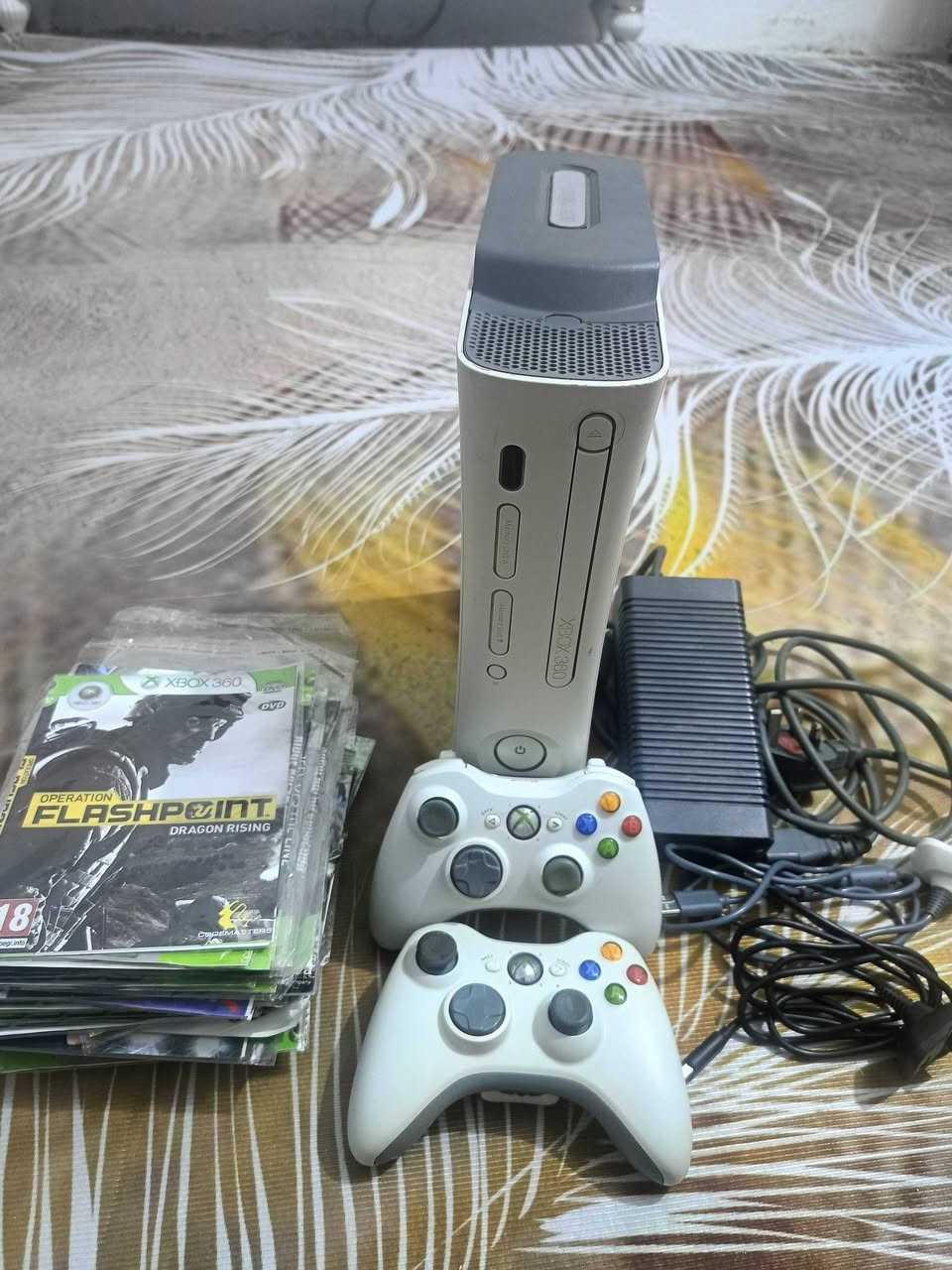 اكس بوكس 360 مهكر بي تقريبا 35 لعبة كلهن قويات و40 قرص تقريبا  سعرة 120


**إذا كنت صاحب هذا الإعلان وتريد حذفه لأي سبب، رجاءا أرسل رسالة إلى الدعم الفني**