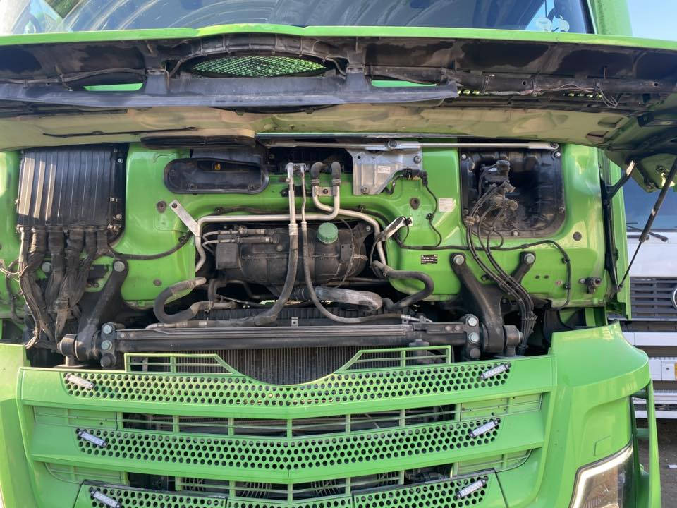 سلام وعليكم راس تريلة وحش للبيع فقط بس راس فصل وربط فول مواصفات موديل سيارة 2016 لسعر575قابل لتفاوض***********
