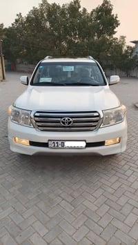 #لاندكروز موديل ٢٠١٠ مكفولة من ضربة والتجية والكلبة   مصبوغة  مكينة ٦ ...