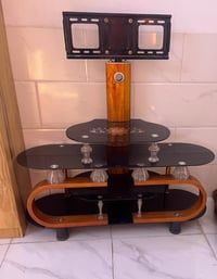 الدوره الصحه • طاولة