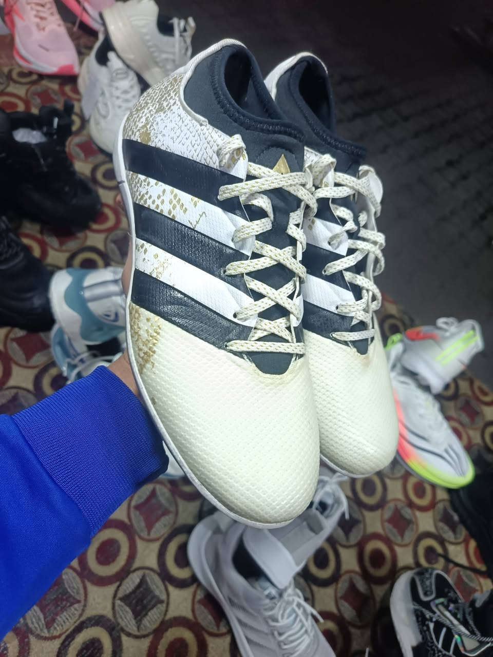 أديداس قياس ٤٤ تلبس ٤٣ نضيفه فول
سعر لقطعه 35 الف

توصيل موجود 🚕🚕🚕🚕🚕🚕🚕

*********** واتساب
