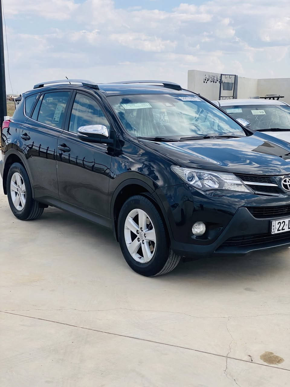 تيوتا راف فور 2014 فول
بصمه كشنات جلد + كشنات حار بارد 
تحديد مسار نقط عمياء 
شاشه كبير وتحكمات ستيرن 
3 انظمت قياده 
ماشيه 70 
كير محرك شرط 
السياره وضع شركه 
الاستفسار:***********
