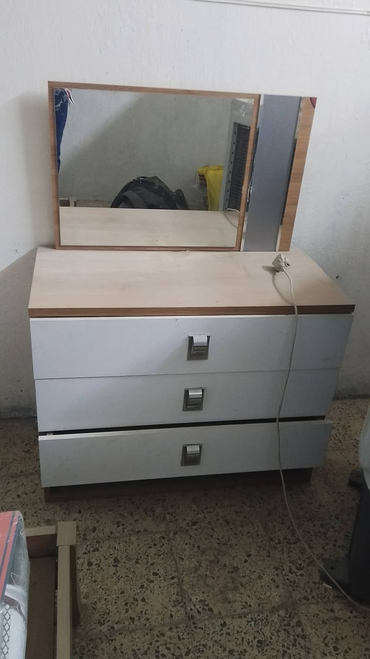 أغراض بيت كامل للبيع المكان مدينة الصدر 
7503872210 واتس
