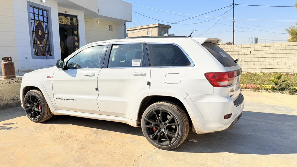 جيب ٢٠١٣ اس ار تي ٨ فول مواصفات خليجي
فتحت سقف
ستين هيتر
كشانه كلهن هيتر 
انضمت قياده
كشن خزن
مشيه ٩٩
كفاله عامه كلين 
 طخم تاير صدر جديد تدفئه تبريد رقم دهوك شرط التحويل محرك 6400 هيمي شرط كير شرط السعر ١٩٠وبي مجال العنوان صلاح الدين بيجي 
يرهم مراوس حسب القناعه
***********
