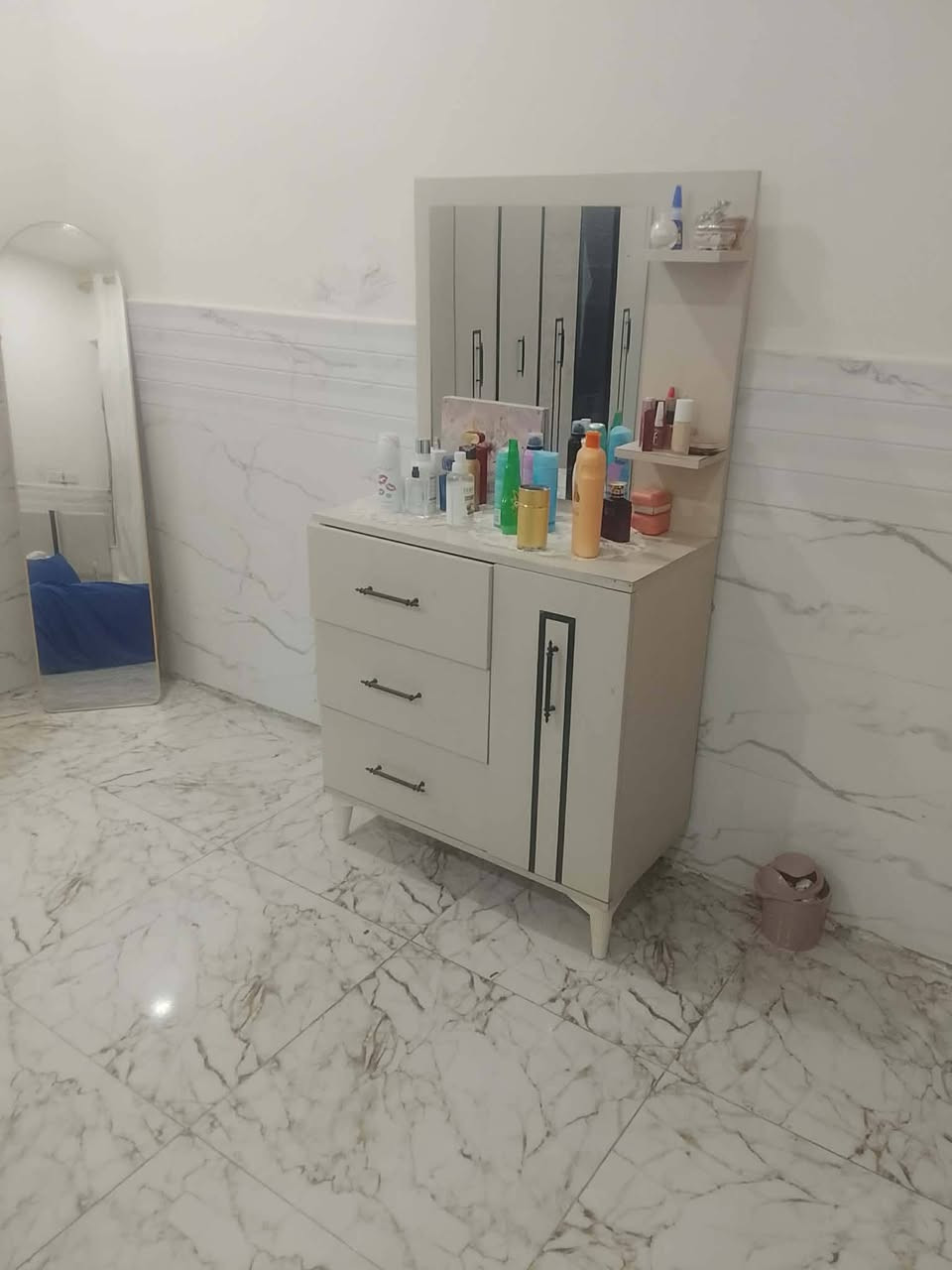غرفة تركيا جاهزة 
تتكون من 6 قطع
سعرها 450 وبيها مجال 
المكان بغداد الشعب 🌼🌼


**إذا كنت صاحب هذا الإعلان وتريد حذفه لأي سبب، رجاءا أرسل رسالة إلى الدعم الفني**