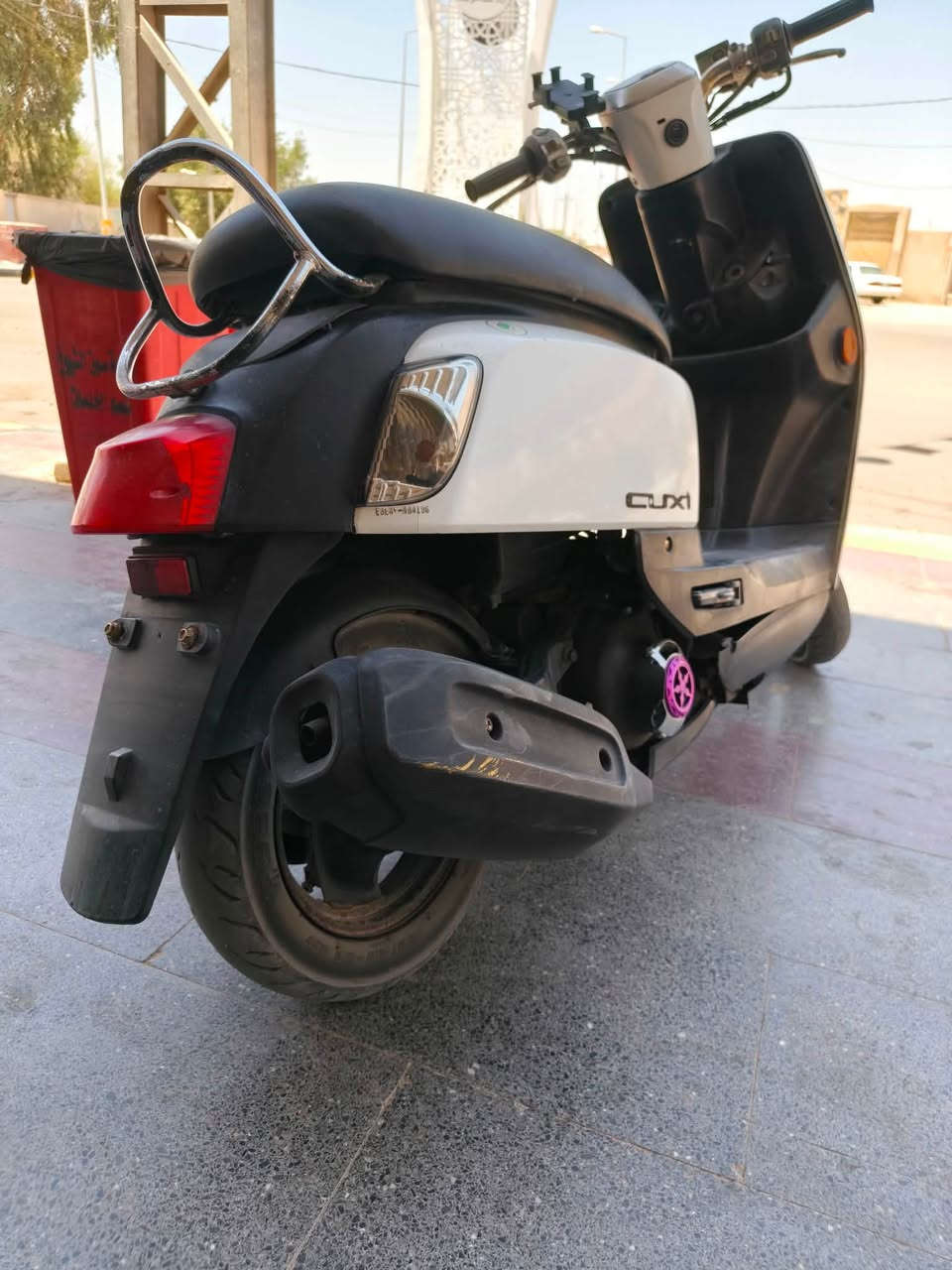 السلام عليكم بوليس رمبه الدراجه عيب مابيه شرط الفحص ماناقصه اي شي شغل وخذ السعر مليون و200وبيه مجال اي استفسار الاتصال على الرقم ***********
واحنه بل الخدمه للطيبين
