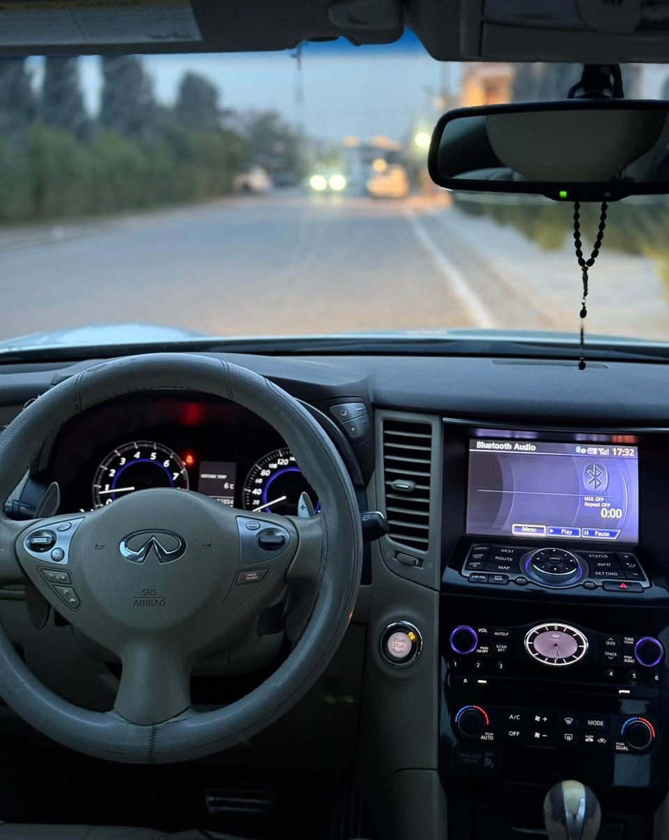 سلام عليكم 
انفنيتي ٢٠١٤ 
فول مواصفات ١/١خليجي
كشنات تدفي و تبريد 
شاشة 
بدون صبغ 
٣ مكان بارد 
١٨٣ الف كم ماشي 
مكان سيارة اربيل 
سعر ١٦٠ مجال 
رقم الهاتف ***********
واتساب موجود أربيل, العراق
