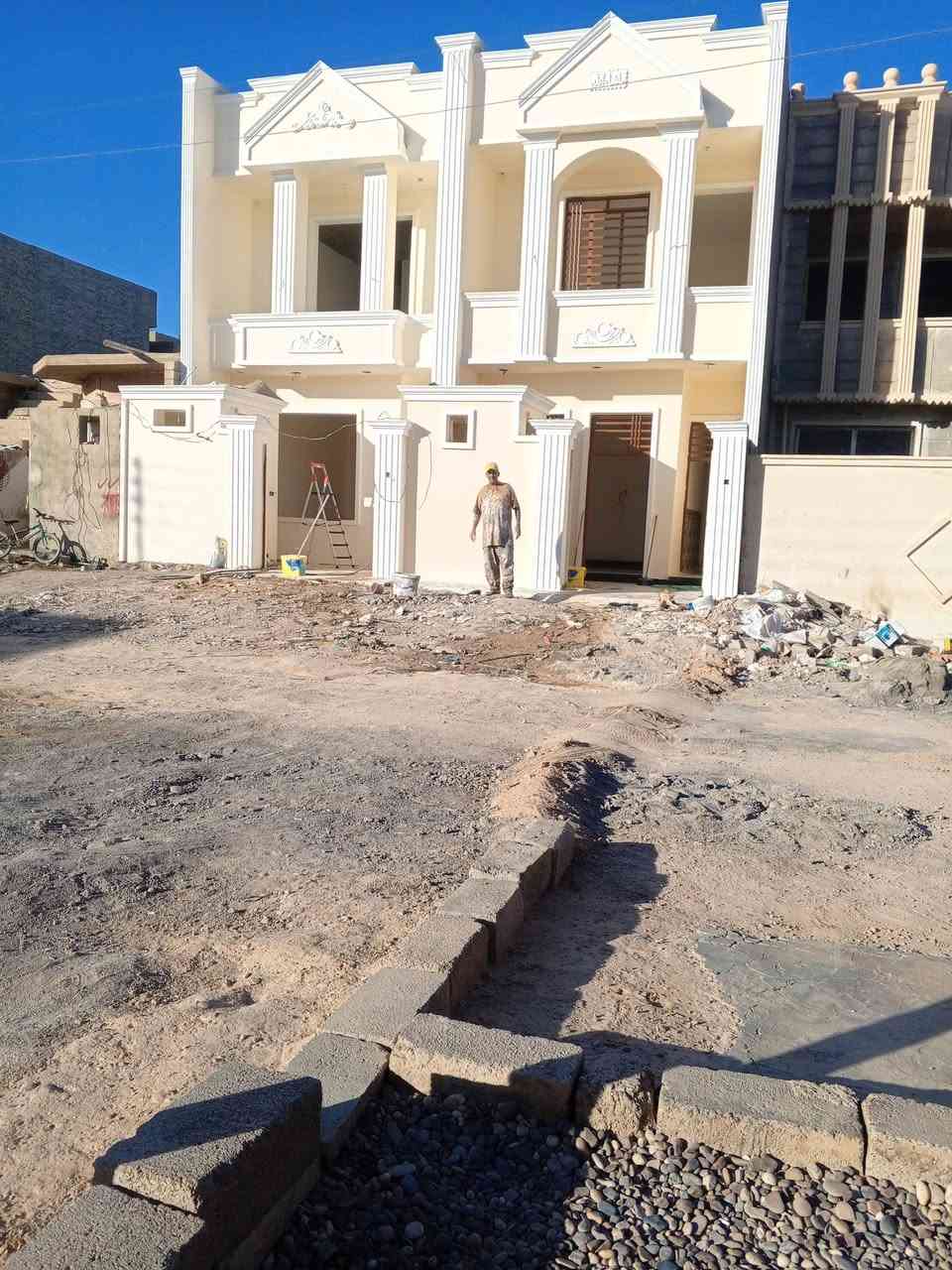 السلام عليكم ورحمة الله وبركاته اقدم لكم جانب من اعمالنا للأصباغ المنزليه الداخليه والخارجيه وايضا عمل كافة الديكورات بديل رخام والحجر وبديل خشب ولوحات وايضا ورق جدران وايضا صبغ الحديد تجدون مايسركم بأدارة محمد الصباغ رقم الهاتف ***********
سعيد الصباغ ‏‪***********‬‏ اهلا وسهلا بالجميع
