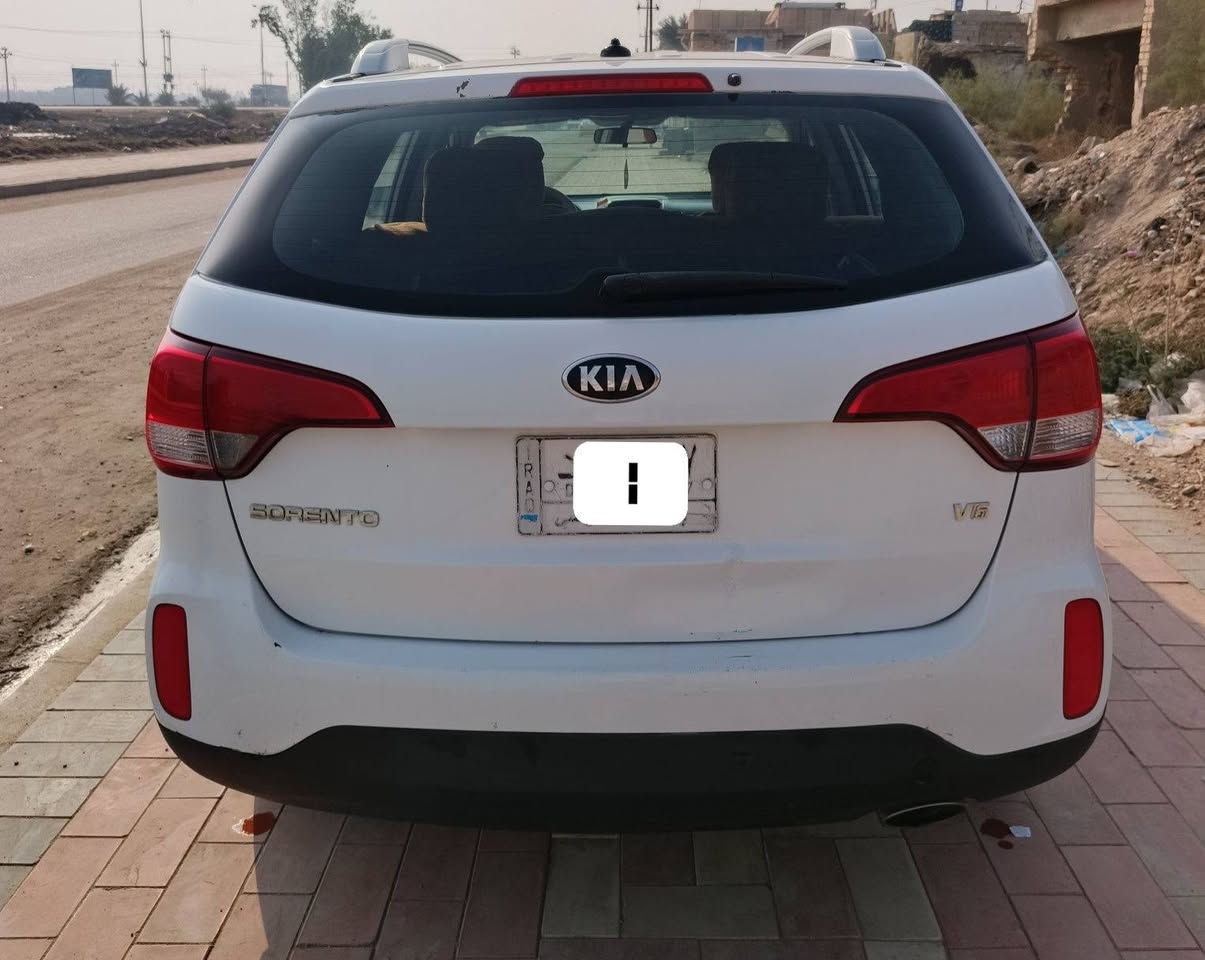 السلام عليكم ورحمة الله وبركاته 
كيا سورنتو موديل 2015 رقم بغداد مشروع وطني لغاية 27 امريكي كفاله عامه من الضربه والصبغ والتبديل ماعدا الدعاميه الاماميه محركv6 مامفتوحه على الشركه سياره جهازه محرك حداديه تايرات جاهزه من كل النواحي تبريد قطعتين ثلج اشايرا بالمرايه تحكماستيرن جيهتين سياره مالت جناي 
السعر159 العنوان / ذي قار / قضاء النصر 
للأستفسار الاتصال على الرقم ***********
