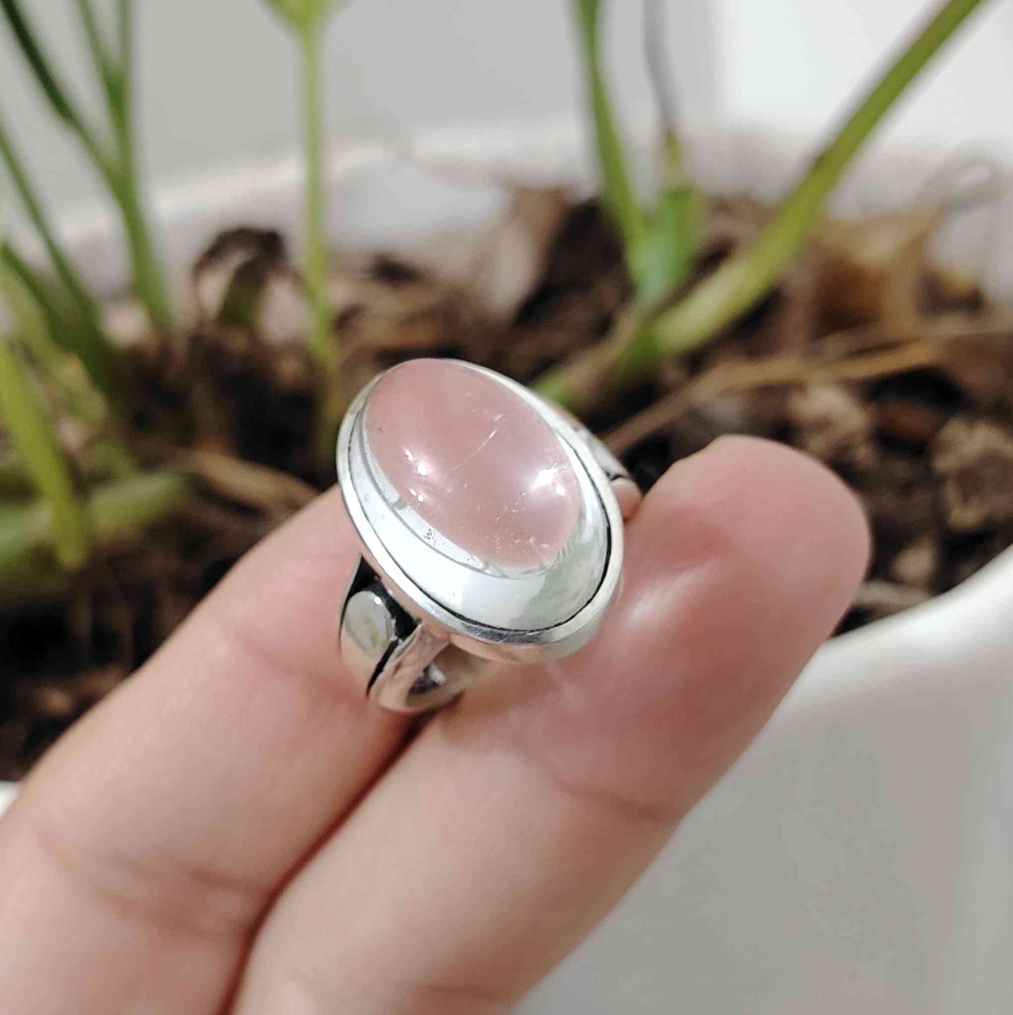 خاتم من حجر الدر النجفي الأصلي الصافي
صياغه ثقيلة وجميلة فضه عيار ٩٢٥
يوجد توصيل إلى جميع المحافظات
التواصل ع الخاص او ع الواتساب ***********
