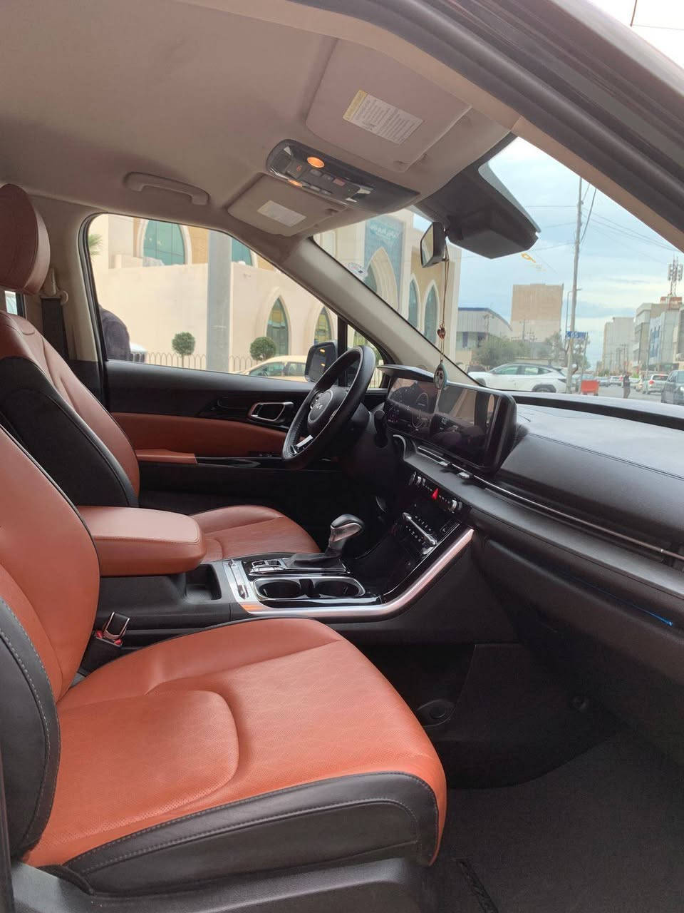 کرفان 2024 ئەمریکی 
مواسفات فوول بێ سلایت
بێ دەبل ، سندوق شفت ، 
دەرگا کارەبایی ، ناو جلد 
نیو چاملغی پشت و دەرگا سبوغ 
ئێڕباگ تەنها شان ، کەمەک ناو دەرگای قۆپ و قنجی گچکەی هەیە 
مەکینە V6_3,5 ڕۆیشتن 24 هەزارکم
ڕەقەم و سەنەوی نوێیە 
تەنها فرۆشتن
سعر /  290 ورقە
شوێن / هەولێر
*********** واتساب
*********** واتساب أربيل, العراق
