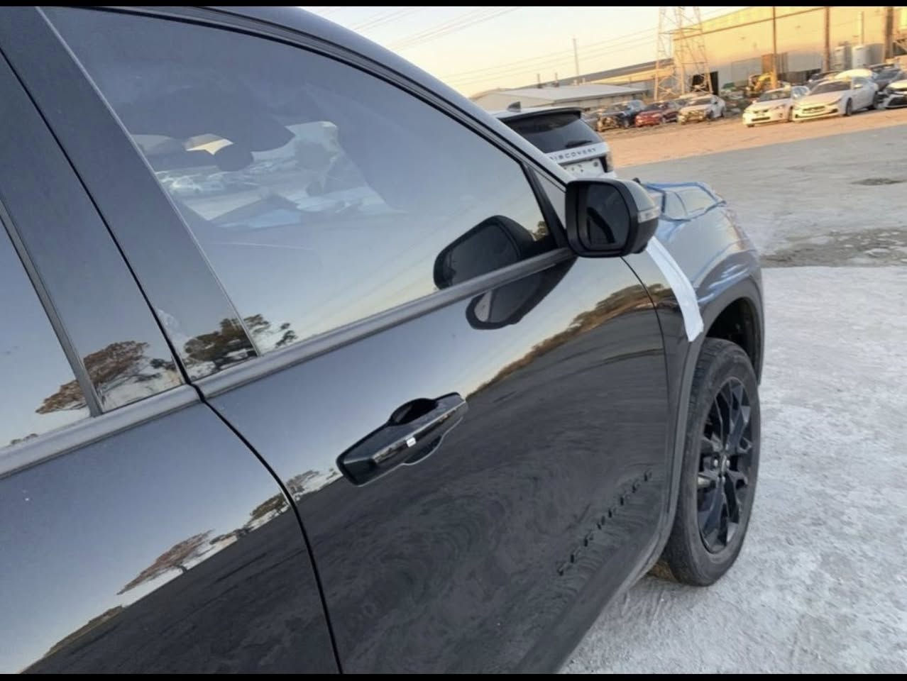 السلام عليكم
شوفرليت ترافس موديل  2024
الفئة LT 
ماشية 44 الف 
حدثها مبين بالصور 
السيارة حاليا بدبي 
تدخل حره أو كتاب شهداء  
السعر 205 $ 
 يحب يتواصل ويايه عن طريق الواتساب 
***********
