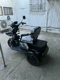 دراجة ثلاث عجلات • ثلاث مقاعد • موديل 2026