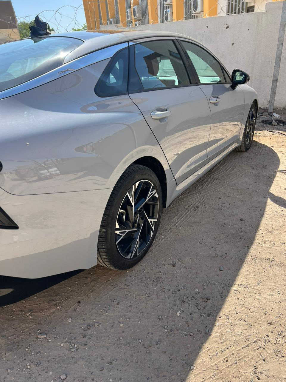 مواصفات  جتي لاين فتحه بانوراما
تشغل عن بعد 
قياده ذاتيه 
بصمه ابوب 
داخل احمر جلد 
كشنات كهرباء
اتو هولد رادار امي خلفي جانبي
تحديد مسار قياده 
مانع انزلاق انضمه قياده اربعه
صندوق كهرباء
تدفئه كشنات وستيرين 
سياره فول ويل
مكينه 2500تنفس طبيعي 
ويل حجم 19 
شحن واير لاس
تشغل عن بعد 
حساسات اماميه خلفيه 
بيه بعد مواصفات هويا
بيه قطعه وحده تبديل فقط البنيد وطخه بخشم شاصي من جيه سايق شي قليل سياره نضيفه ماشيه 30الف بعده 
5324347هذا رقم شاصي مرقم شهده 200 بيه مجال *********** لعنوان بعداد حبيبيه
