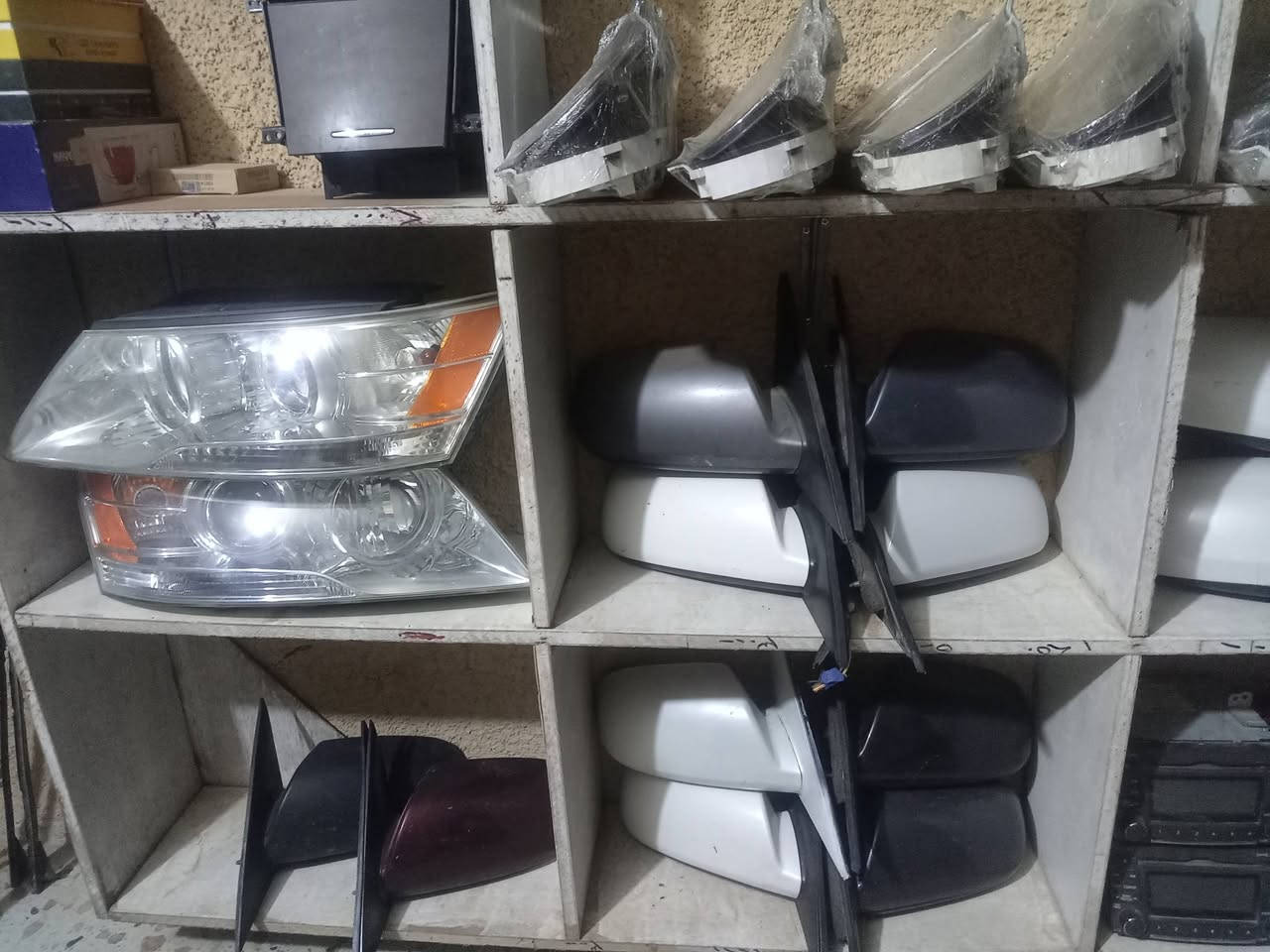 سلام عليكم غراض سوناتا موديل ١٠ او ٩للبيع حاويه
مكان كربلاء اتصال *********** وبخدمه
واكو توصيل كل المحافظات
