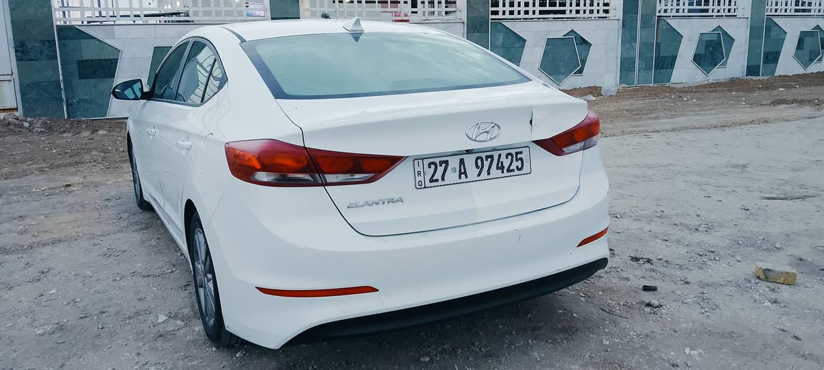 السلام عليكم ورحمه الله وبركاته
اخواني انتر امريكا مديل ١٧
حادث جاملق وبنيد
كير مكينه خير من الله 
بيه تكشير بل ثماره
بسمي رقم نكليزي 
اليت زنون
تاير جديد 
عنوان الناصريه 
شركة نفط ذي قار 
سعر ١٧ بيه مجال 
***********
