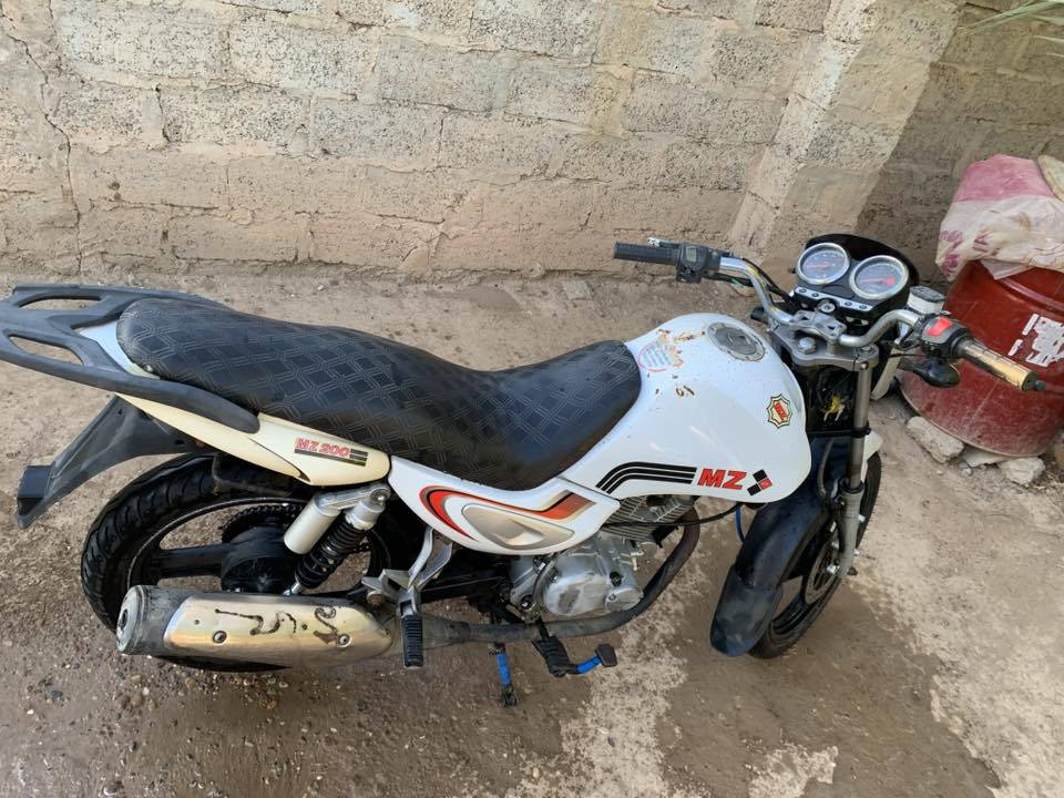 الدراجه للبيع مغفوله كامله من كهربائيات  محرك ألفين 2014 مغفول السعر 400قفل
***********
