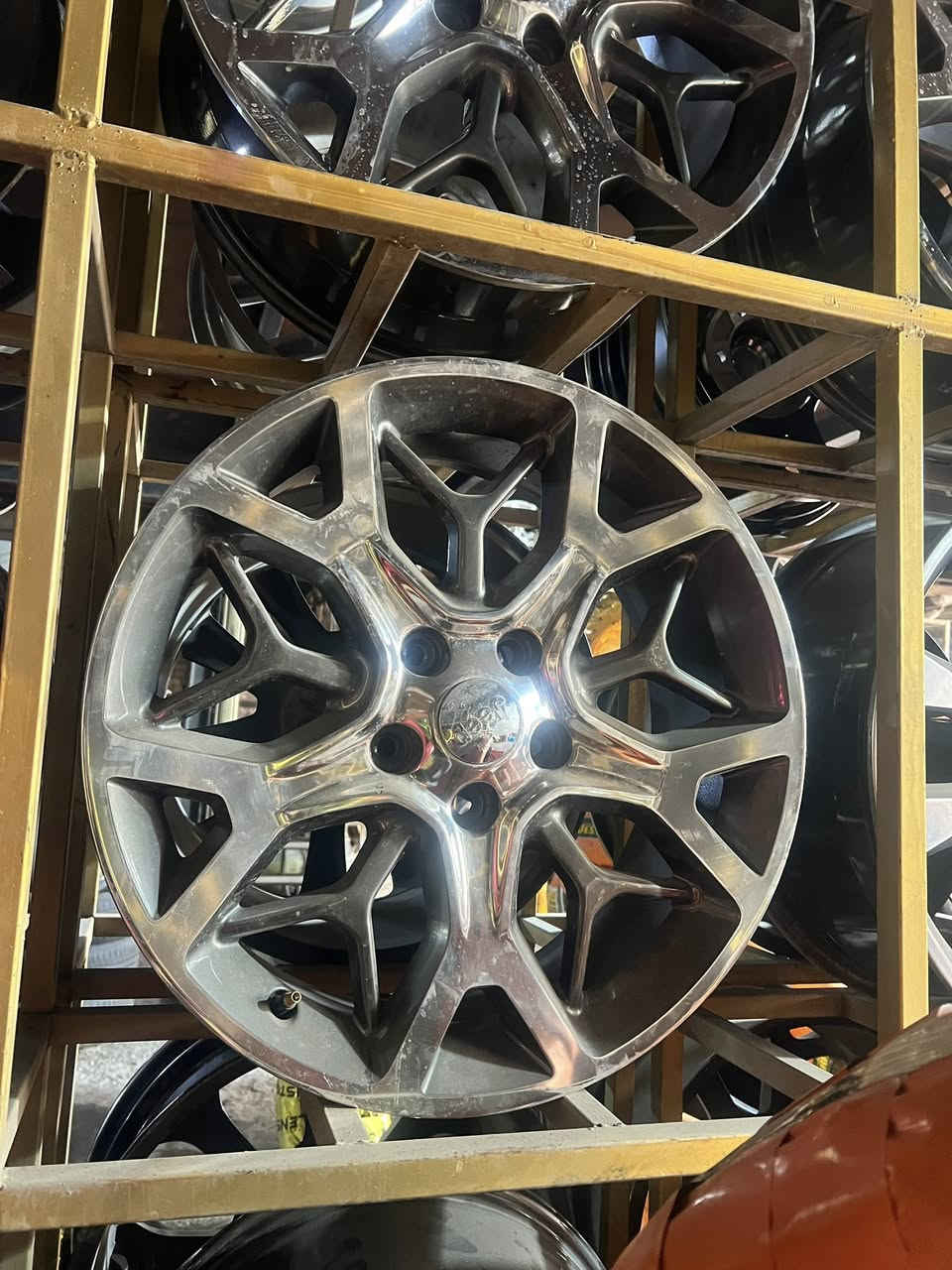 سلام عليكم شباب وصلت ويلات جيب مجمع العربة بغداد نفق الشرطة ***********
