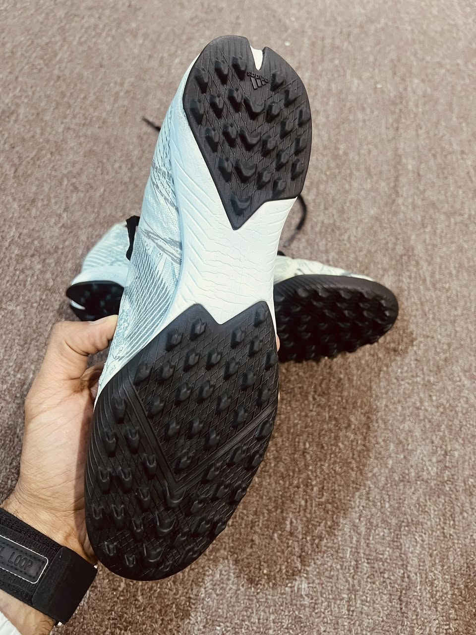 تحفه شرط
ادداس 
اصلي باله 
قياس42 
نضافه1/1 
اولئ شرط 
فوول طبي 
السعر خاص 
توصيل موجود 
واتساب متوفر 
***********
