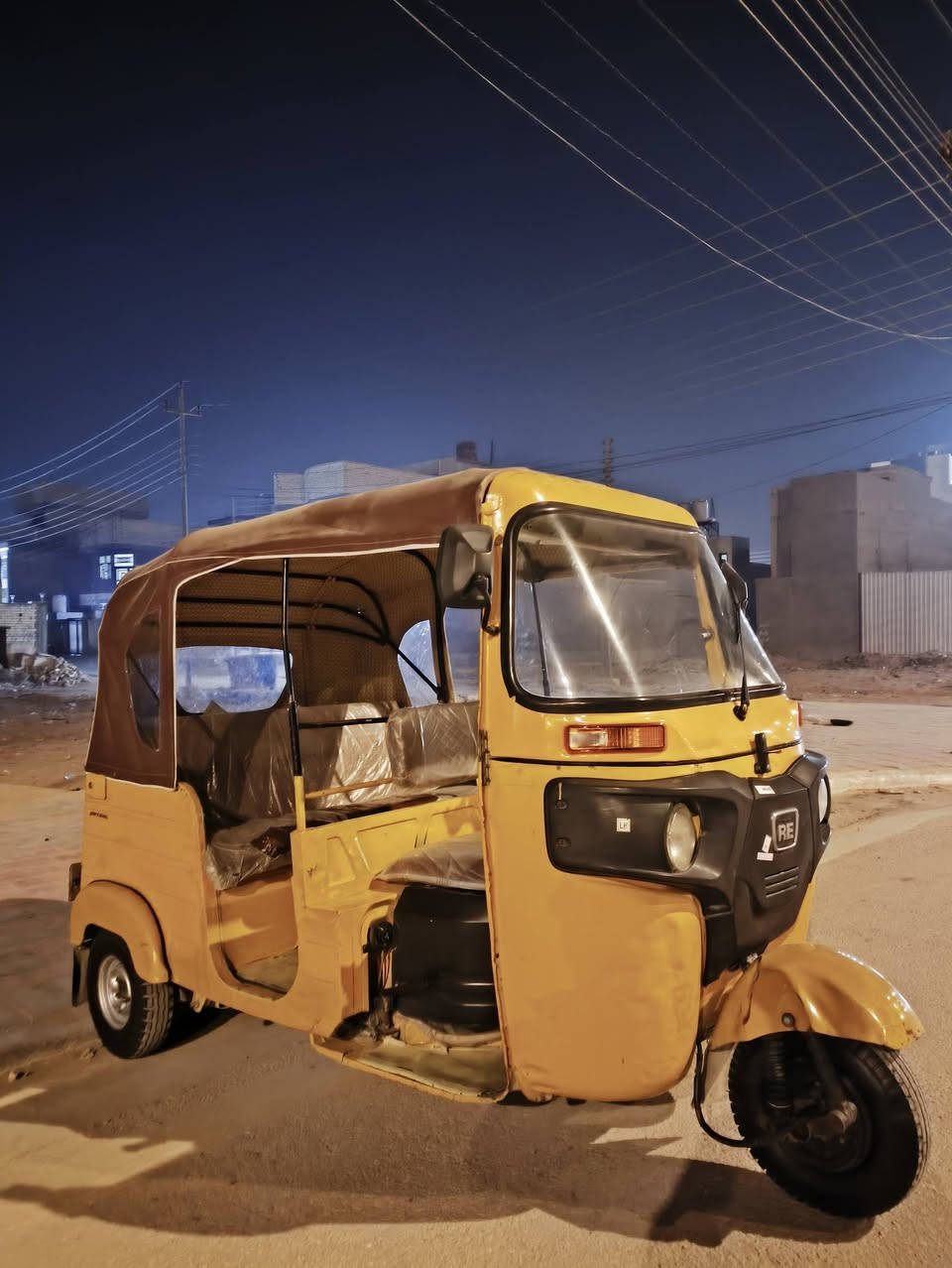 السلام عليكم حبايب تكتك البيع موديل 19سنويه ورقم المكان كربلاء رقم ***********
