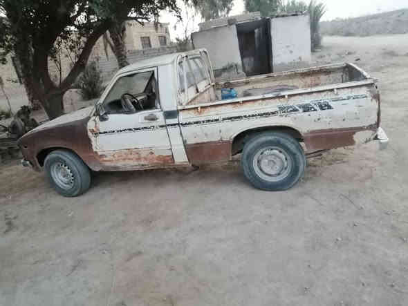 سلام عليكم بيكم الل بيع رقم قادسيه باسمي سياره جاهزه سدر جديد تخم تاير كهربائيات شغاله سعر 15وبيهه مجال الل شراي مكان دوانيه قضاء عفك ***********
