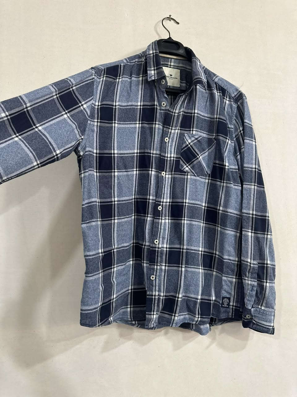 Tom Tailor
قميص أنيق بجودة عالية، مناسب للّبس اليومي والمناسبات الخفيفة.
يتميّز بلونه السمائي الهادئ الذي يعطي إطلالة راقية وعصرية.

📌 المواصفات:
• القياس: L
• اللون: مربعات سمائي
• الخامة: بهاري ناعمة ومريحة
• النظافة: 100% (بحالة ممتازة)

💰 السعر: 10 فقط

خيار ممتاز لمن يبحث عن الأناقة بسعر مناسب 🌟


**إذا كنت صاحب هذا الإعلان وتريد حذفه لأي سبب، رجاءا أرسل رسالة إلى الدعم الفني**