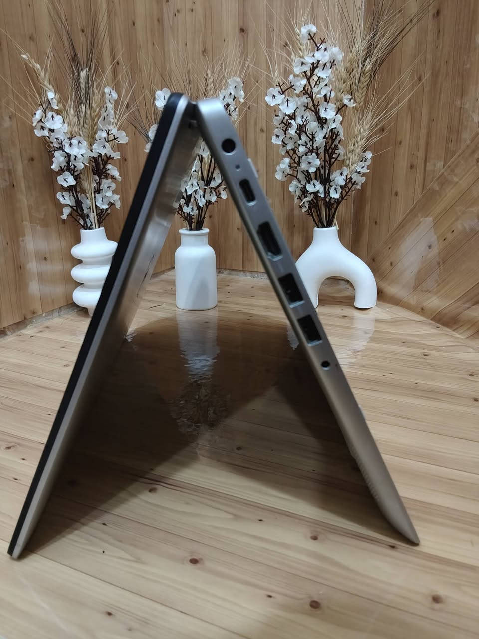⚜️🔥 القلاب وصل 🔥⚜️
💻 Dell Inspiron قلاب
🔹 Core i7 جيل 10
🔸 RAM 16GB
🔹 SSD 512GB
🪄 شاشة 14 إنج لمس

🌟 يتحول من لابتوب إلى تابلت بسهولة
⚡ أداء سريع وسلس بكل الاستخدامات
💼 مناسب للشغل، الدراسة، والاجتماعات
🪶 خفيف وسهل الحمل
🛠️ عملي ويعتمد عليه يومياً
🎖️ تصميم أنيق ومرتب
🌪️ فتح سريع للبرامج والتصفح
👑 جهاز يخليك مرتاح بكل استخداماتك
💎 فخم وعصري ويعطي تجربة استخدام راقية
🚀 مواصفات قوية تعيش وياك لفترة طويلة
🔥 من الأجهزة اللي تفتحها وتحس بالفرق من أول دقيقة

🎯 استخدامات اللابتوب:
📚 دراسة وجامعة
💼 شغل وأوفيس
🎨 تصميم خفيف
🧑‍💻 برمجة وتصفح
🎬 مشاهدة واستخدام يومي

🔥 جهاز يجمع الفخامة، المرونة، والأداء القوي بنفس الوقت

📩 للاستفسار راسل خاص


**إذا كنت صاحب هذا الإعلان وتريد حذفه لأي سبب، رجاءا أرسل رسالة إلى الدعم الفني**
