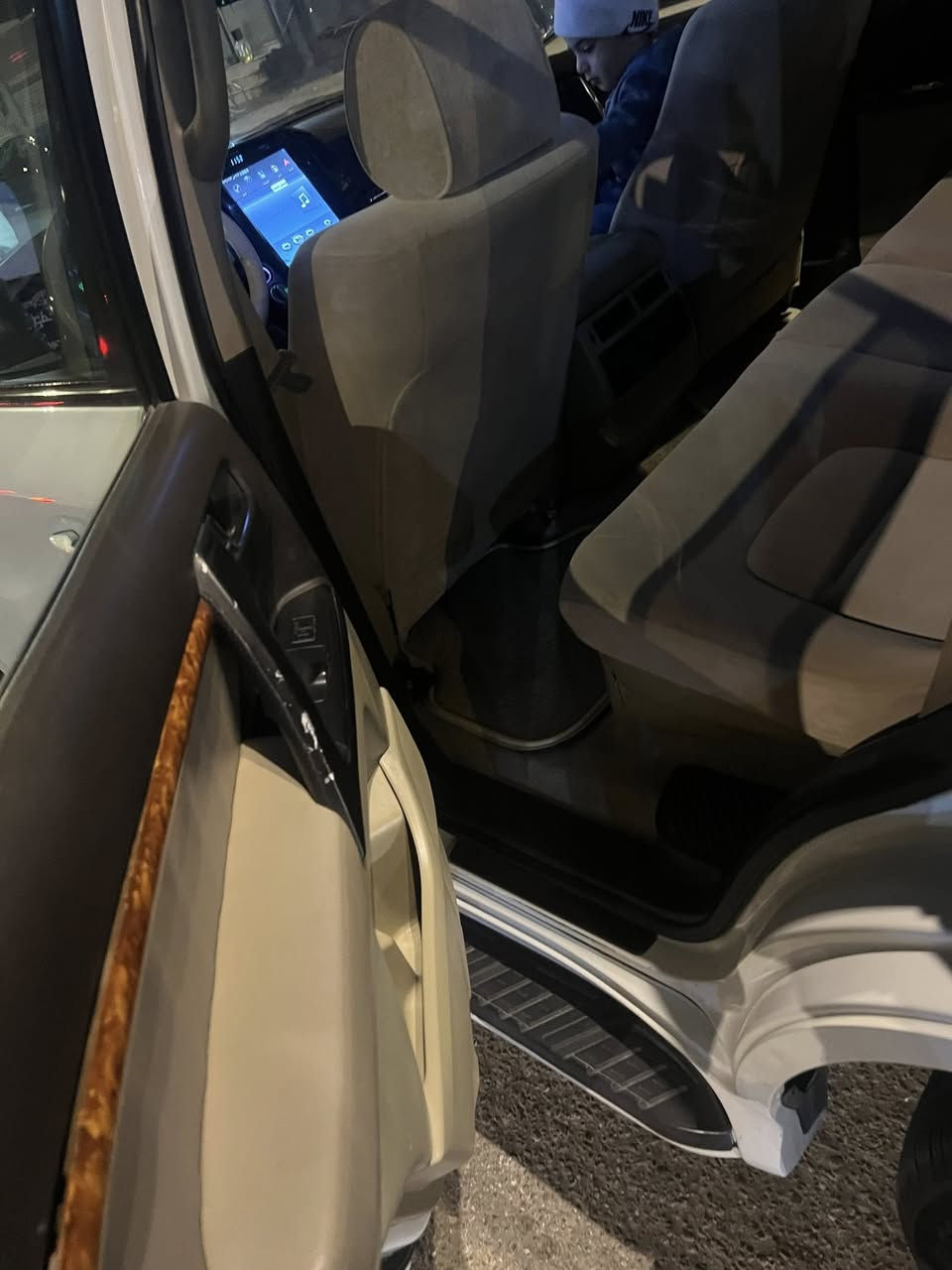 لاندكروزر 2008سعر ٢٥٠وبيه مجال لاستفسار ***********
