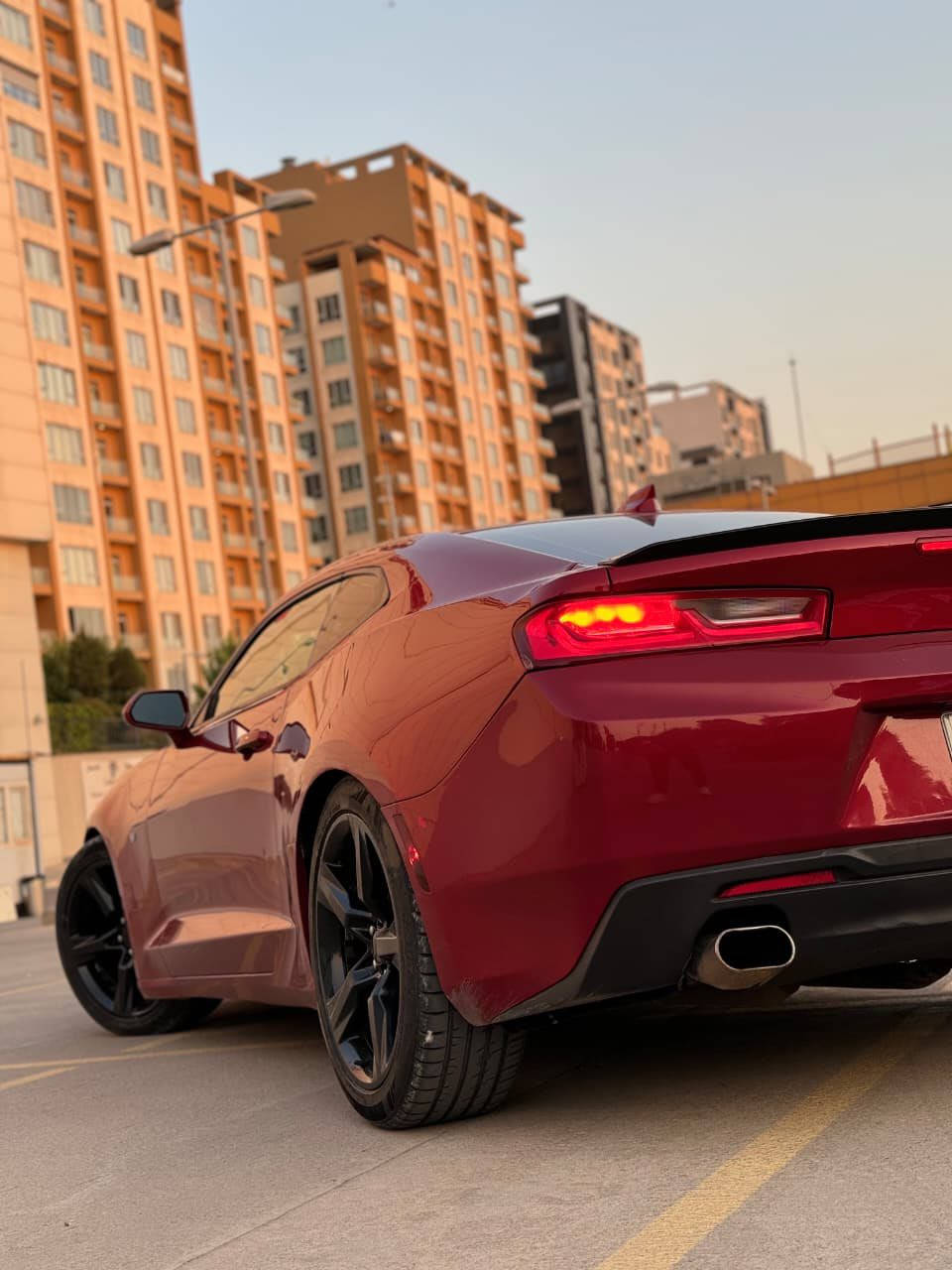 سيارة كامارو بدون سبغ موديل ٢٠١٦
***********٤ سلندر ماكنه ٢٠ توربو  rs 
بيها ٣ تعديل بارد 
غرامات ٢،٠٠٠،٠٠٠ 
سعر ١٣٥ $ دفتر و خمسة و ثلاثون ورقة
