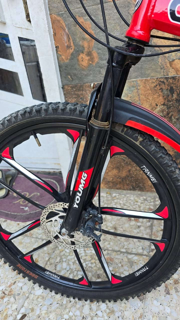 للبيع بايسكل جبلي ماركة G.K Bike  قابلة للطي قياس 26  اخو الجديد

الموصفات :

21 سرعة (3 أمامي × 7 خلفي)

بريك ديسكات أمامية وخلفية

دبلات هايدروليك أمامي وخلفي

وياله الألمنيوم (Mag Wheels)

تخم تايرات جديدة جبلي صنع تايلندي  ماركة DEESTONE

البايسكل تكدر اطبكة واتخلي بجنطة السياره بكل سهولة

السعر (((80 الف دينار عراقي)))

مكاني بغداد / سريع حي العامل منطقة حي الاساتذة

هاتف ***********
