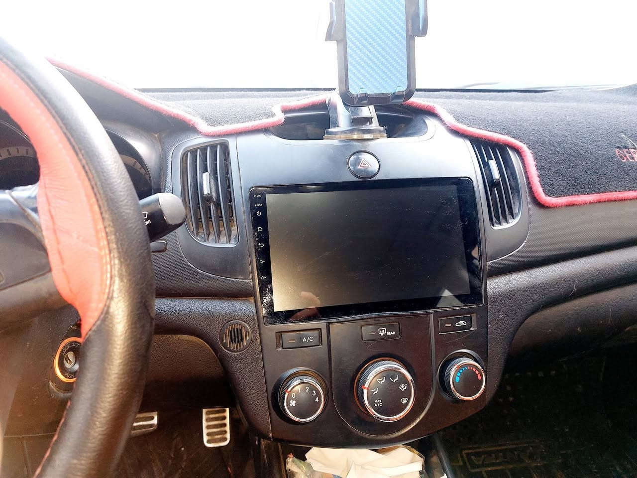 سيراتو ٢٠١٣ فوول سويج ٦ نمر# محرك ١٦٠٠ دوش # رقم اربيل الجديد ..تريد وكالة تريد تحويل  ملاحظتين فقط الباقي كفالة ..بيها كارت كد شبر  بالجاملغ الخلفي + المكينة مفتوحه ..السعر  مناسب بيع مستعجل ب ٩٩ ورقة ..
مكان السيارة نجف مشخاب ..
هذا رقمي ***********
