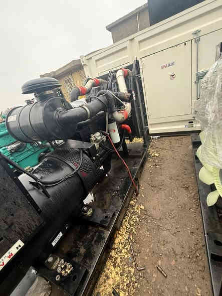 سلام عليكم مولد البيع كمنز 24ولف 250 كيفي وعندي كمنز 102 كيفي 150 زيرو بروتكشن  العنوان بغداد رقم الهاتف ***********///***********
