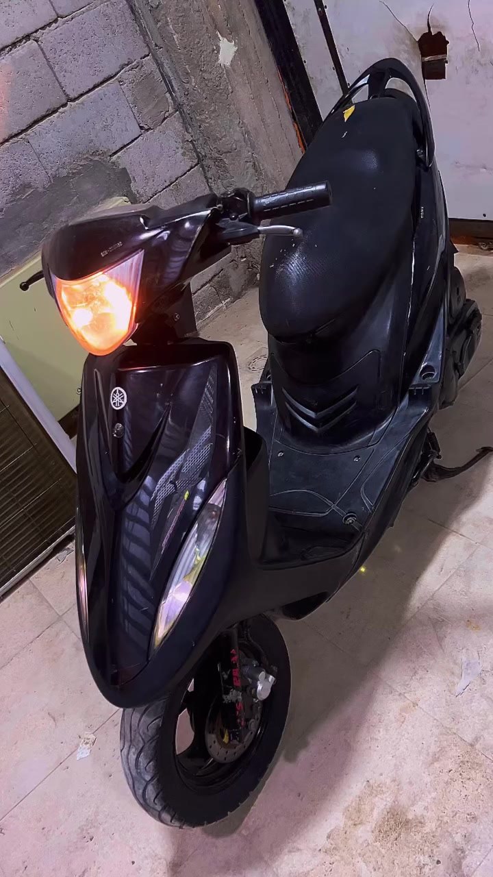 سلام عليكم ماكس عدله للبيع 
دراجه مال رمبه ماصالها ايام من طالعه
دراجه كفالهه من مكينه من شاصي من كفرات كله ختم 
كلشي شغال اشاير ولايتات عداد سرعه عداد بانزين 
سعر دراجه 950 وبيها مجال كلش قليل 
البصره المطيحه 
رقم واتساب واتصال:***********
