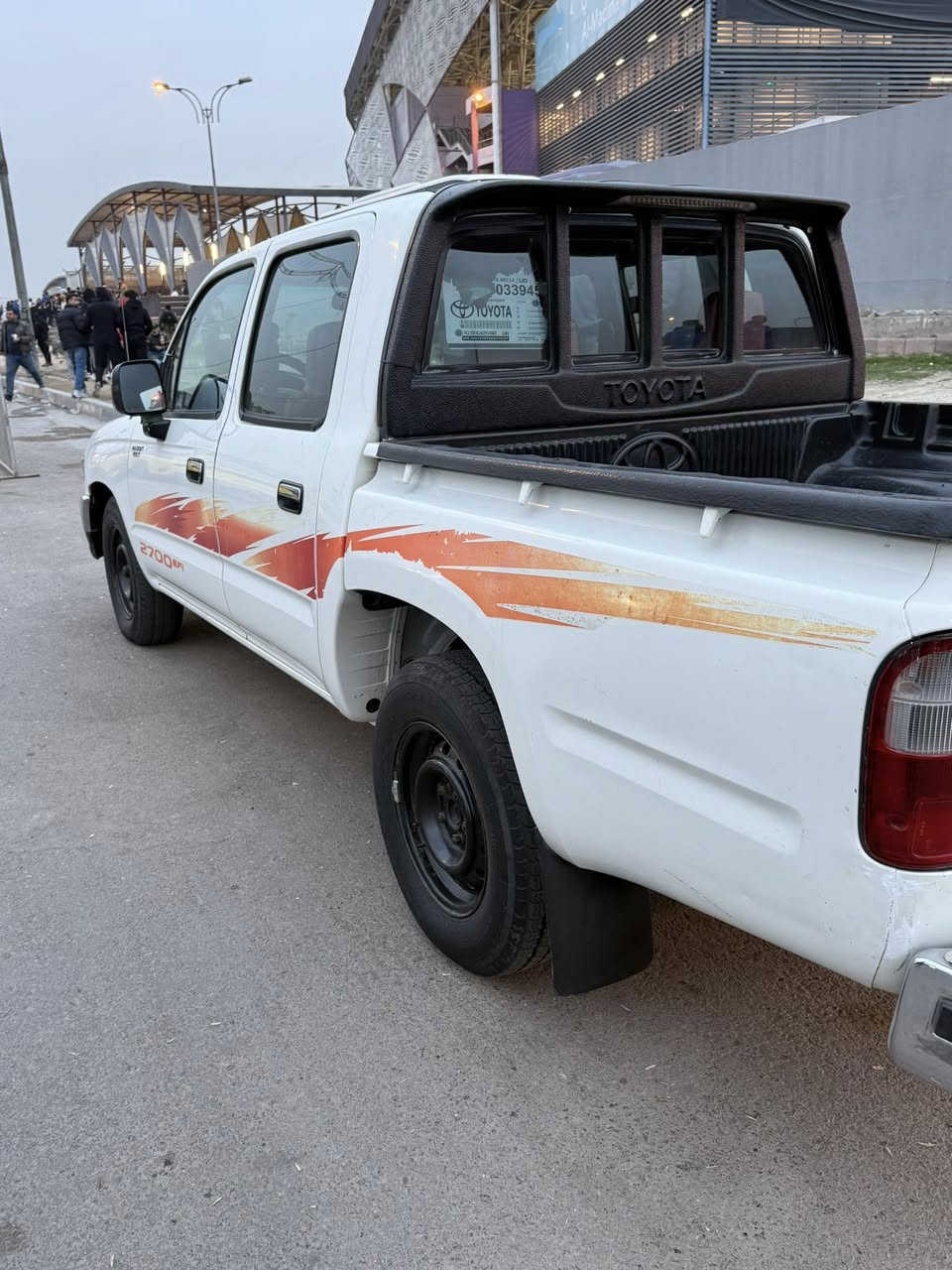 السلام عليكم بيكم جمره موديل 2004كويتي الساير داخل احمرّ مكفول كفاله عامه وضع الشركه رقم بصره الجديد مكاني بغداد السعر 135ةبيها مجال بسيط ***********
