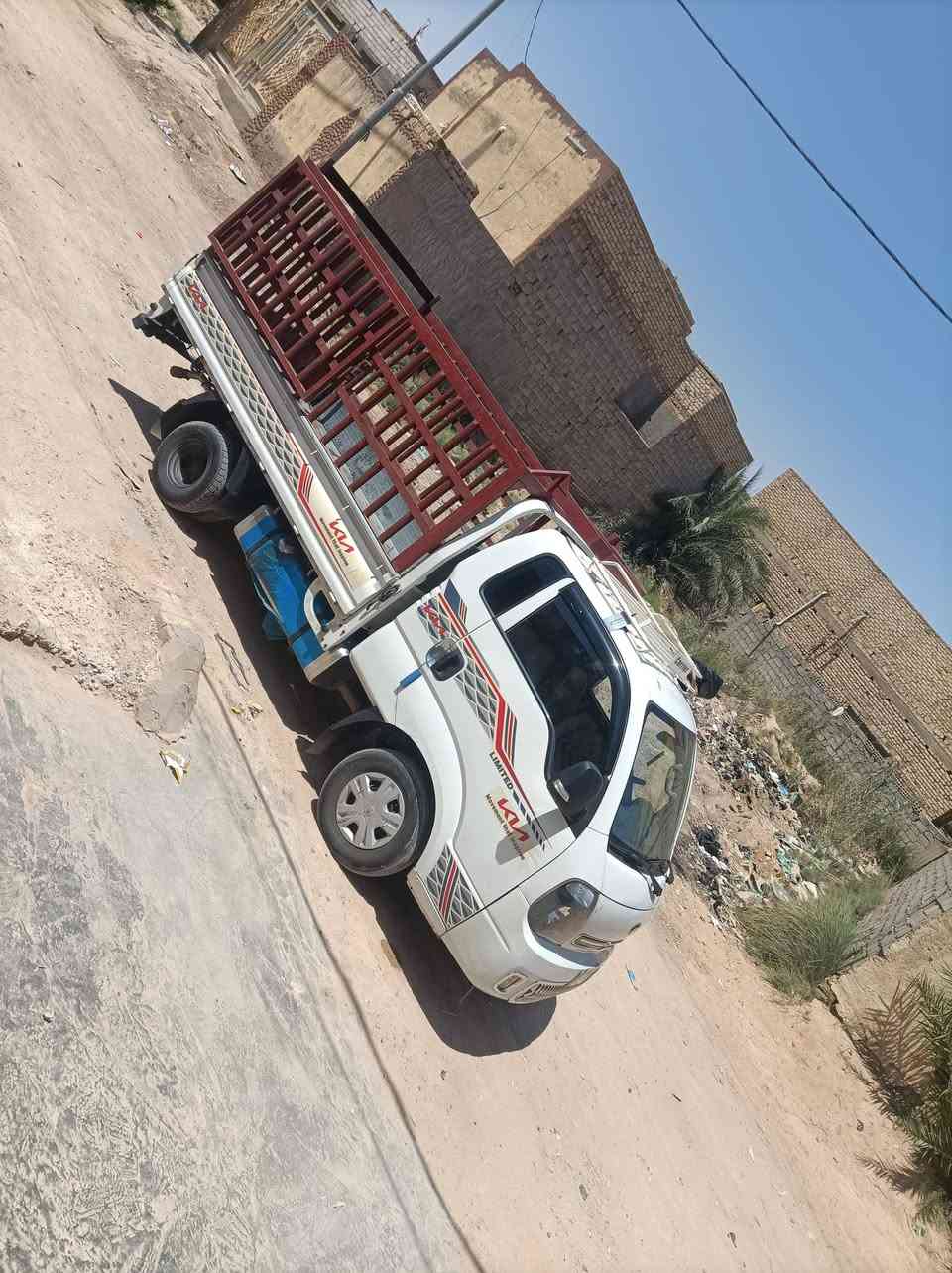 سياره موديل 2018 كفاله عامه بس بنيد مبدل ما معوره ابد بس بانيتها مبدل مكاني بالديوانيه***********
