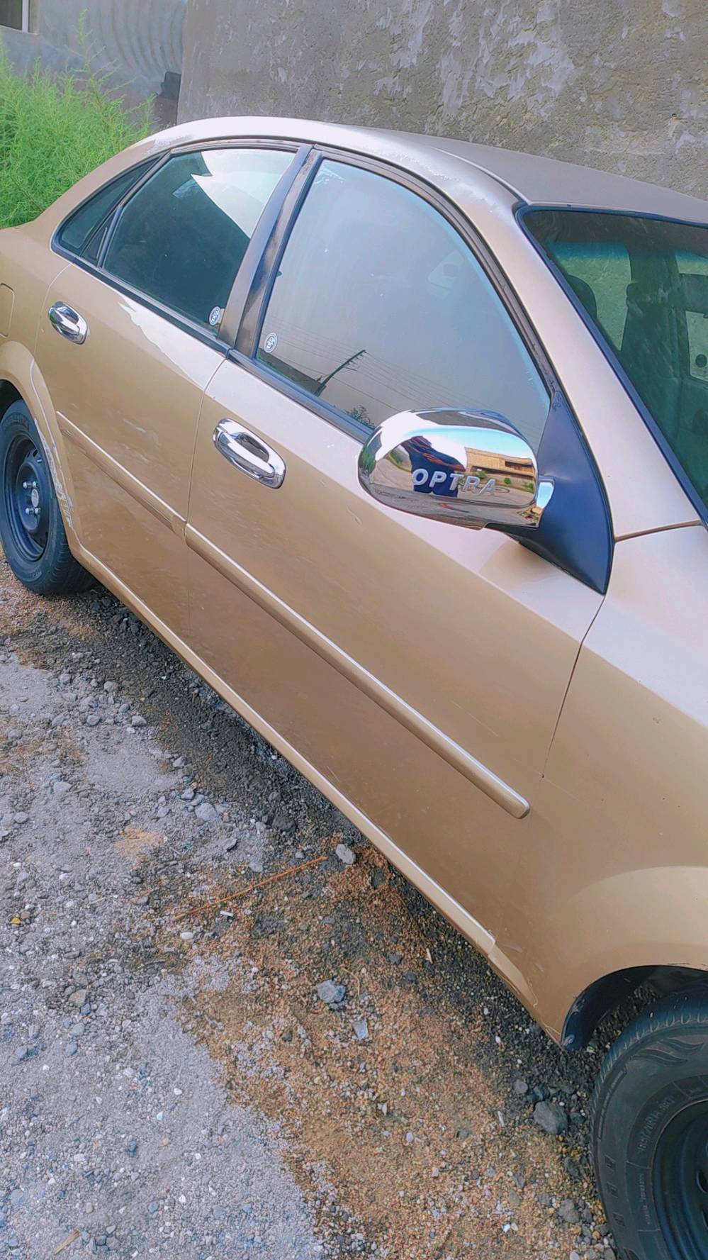 السلام عليكم
سيارة أوبتـرا 2007 لون ذهبي

رقم سليمانية انگليزي جديد بأسمي

تحويل ثاني يوم

محرك 1600 گير أوتماتيك جام كهرباء

السيارة جاهزة للأخير ما عدى الگشر شوفة العيـن بي ملاحظات

گير  و محرك  وعقل حاوية جديد 

تبريد شغال ثلج منظومة كاملة جديدة 

صدر أمـامي خلفي نظيف

تخم تايرات أمامي خلفي جديد 

عبوة كاملة وفيت بم وطوافه جديد 

قاعدة فيوزات بيها عطب بدلتها كاملة جديدة 

ضفيرة محرك بيها قطع بدلتها جديد 

يعني أي توصيل او تجطيل ماكو مرجعها بلاد

السيارة اي نقص كهربائي أو ميكانيكي ما بيها 

شغل وبوجهك للشارع ترايك للشمال

نواقصها

الدعامية الامامية والخلفية يرادلهن صبغ

بيها طخة بخشم البنيد و بالجاملغ اليسرة الامامي

وطخه بهلال جاملغ يسره خلفي و بيها جراد  

مأشـر بالصور للتوضيح

تريد تصلح نريد تصبغ عام تريد تصبغ حزام 

ظلت يمك ..

عظمة السيارة كلش حلوة وسيارة كاعدة 

وأي خياس ما بيها 

سعر السيارة 68 وبيها مجال بسيط جدا للشراي

( وترهم مراوس بسيارة أحدث) 

الاتصال بصاحب الرقم 

مكلف بالنشـر 

مكانها بغداد 

  ***********  اتصال أو واتس اب