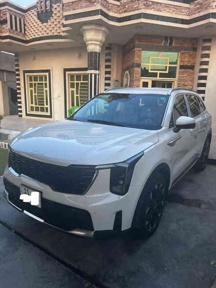 كياسورنتو ٢٠٢٥مواصفات ويل ٢٠ كبير ذاتو شو بالدشبول كراسي كهرباء صندوق كهرباء دبل كامره خلفيه اخي الكريم اقرأ المنشور بدقه السياره مكفوله من الصبغ والبارد والشخط والرصع ماشيه الف كيلو فقط يعني بوضع الشركه التحويل مباشر السعر ٣٣٣ورقه مال البيع يعني أقل من السوق وهي زيرو المكان فلوجه  ***********
