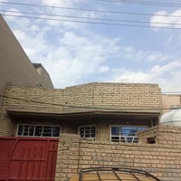 دار سكن للبيع مساحته ( 150 م ) واجه ( 7،5 م في 20 م ) بناء طابوق 🧱 طاب...