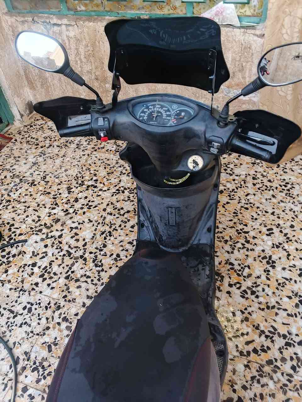 السلام عليكم دراجة بريز كابريتر فحل لدراجة مكفولة وحلوة برغي ما مفتوح بيهة خير من الله شلعة معدل سلف هندر لايت هورن اشاير كلة شغل كفرات ختم واحدبيهة كلج خلفي شوية بي رجة السعر 550وبيهة مجال لعنوان بغداد البلديات ***********
