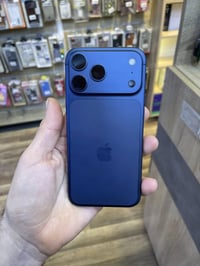 مستخدم ايفون 17 بروماكس 256 شريحه الكترونيه لون نيلي  السعر مليون و800...