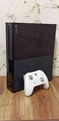 عرض الاكس بوكس   اكس بوكس ون فات ذاكرة 500 كيكا  كامل ملحقاته مع جوستك...