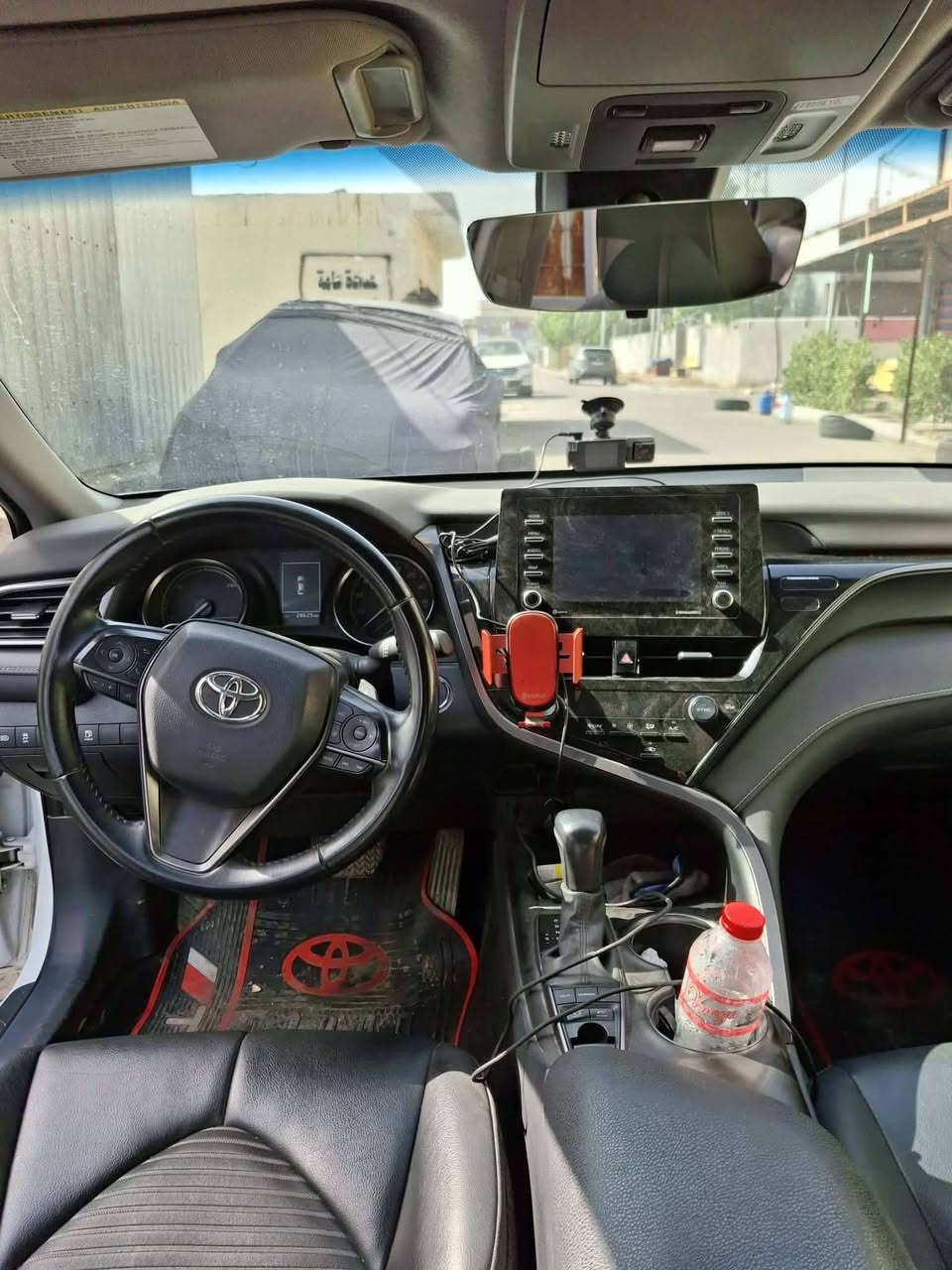 كامري 2023seهايبرد
ضرر كما موضح بالصور بدون نقص 
السعر ١٨٠ 
***********
