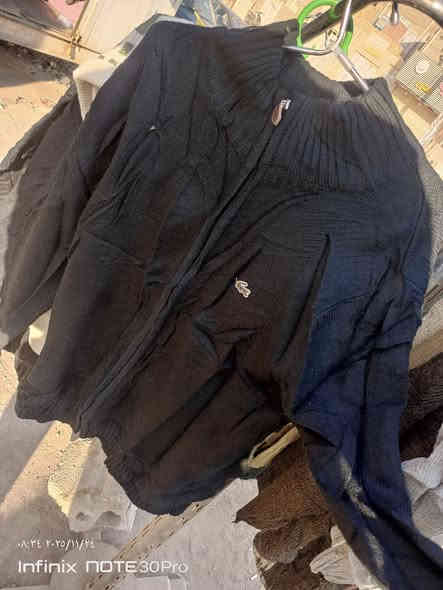 فتح باله بلوز رجالي درجه اولى 
موقعنا صوب بني رجاب بالفلكه كرفان يم مدرسه السياب 
يوجد توصيل 
***********
