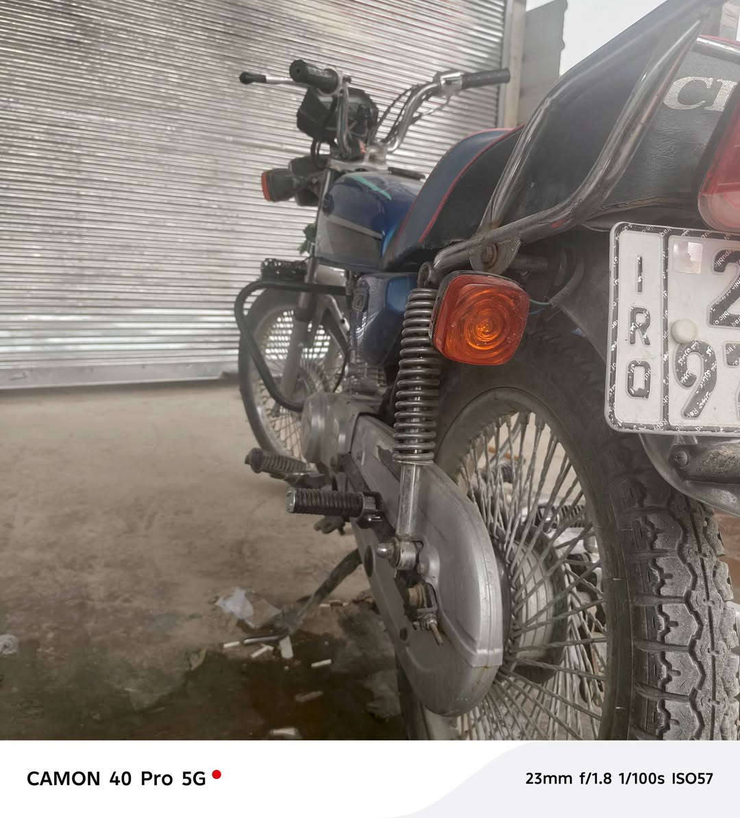 السلام عليكم
النوع اربعه كير اراشا مديل 16 تعمير 25 
الدراجه رقم وسنويه 
دراجه مابيه شي بس دبلات الاماميه واكفه 
السعر 950 وبيه مجال الرقم ***********
 غير متواجد علا فيس 👍🏻
