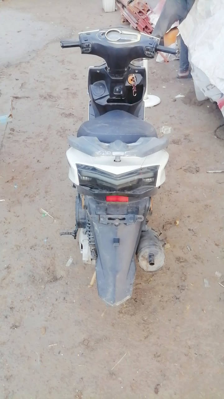 السلام عليكم دراجه سكنس حلوه ونضيفه مكينه مال ماكس مرتبه (مفتوحه) اريده ٣٥٠وبيه مجال ***********
