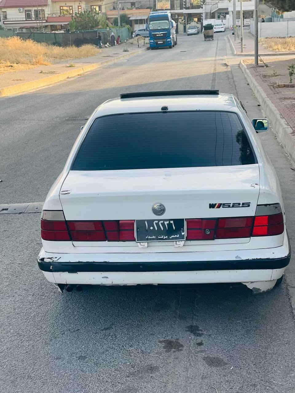 BMW مۆدێل ١٩٩٣ ٥٢٠ گێڕعادی سڵایت مەکینە کەپس ٤ جام کارەبا ئارمی سلێمانی ئەسڵ بەشەرت چوار تایەو ویلی باشی لە ژێرە سەیارەکە کامل بە شەرەت گێڕو مەکینەی بەشەرەت ئارمو ئەوەلیاتی بە شەرەت کارەبایی هەمووی ئیش ئەکات ماڵی دۆستە🇩🇪 
*********** السليمانية, العراق
